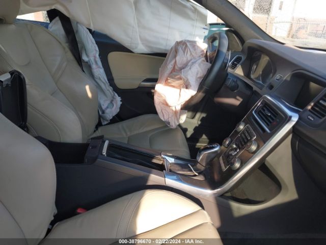 YV140MFB0F2299997 Volvo S60 T5 Premier