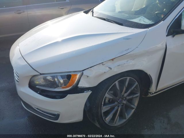 YV140MFB0F2299997 Volvo S60 T5 Premier