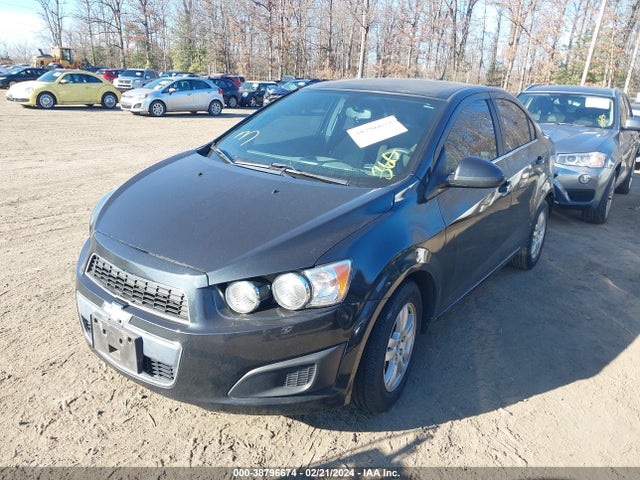 Chevrolet Sonic Lt Auto 2014 1G1JC5SGXE4168515 Image 2