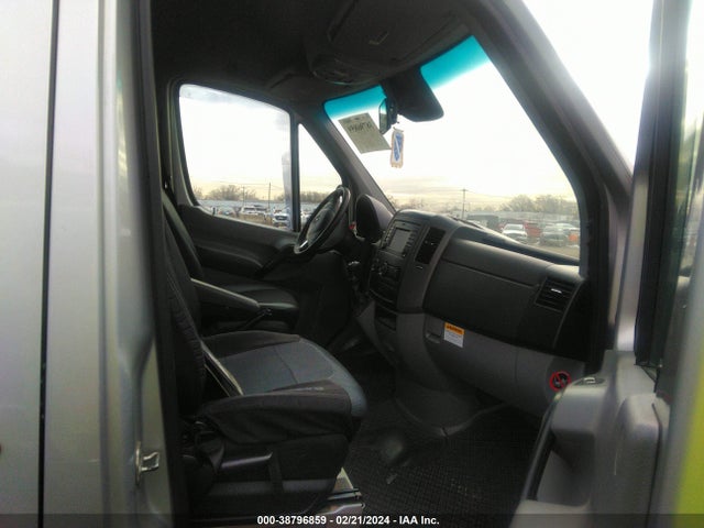 Mercedes-Benz Sprinter 2500 High Roof 2014 WD3PE8DC7E5842812 Image 5