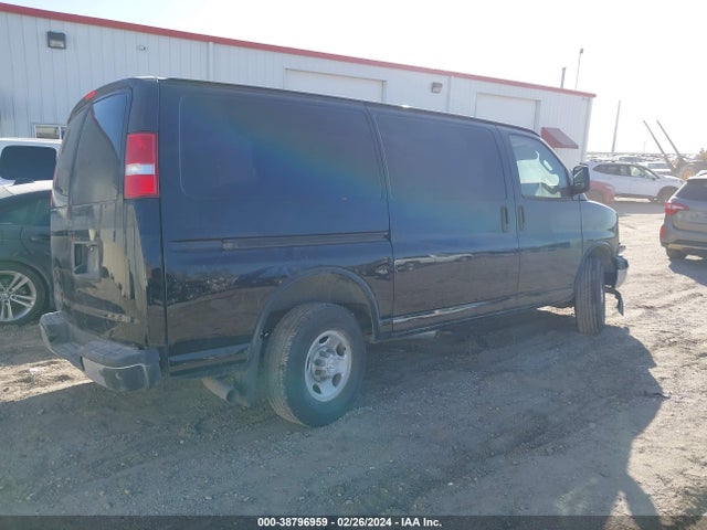Chevrolet Express 2500 Work Van 2019 1GCWGAFP0K1228836 Image 4