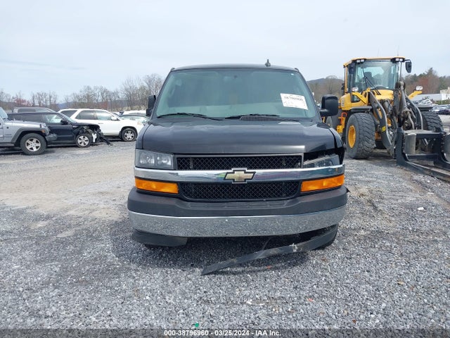 Chevrolet Express 2500 Work Van 2017 1GCWGAFF5H1143684 Image 12