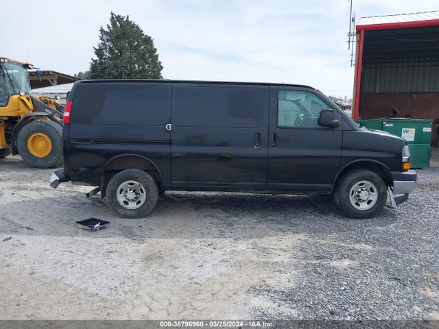 Chevrolet Express 2500 Work Van 2017 1GCWGAFF5H1143684 Image 13