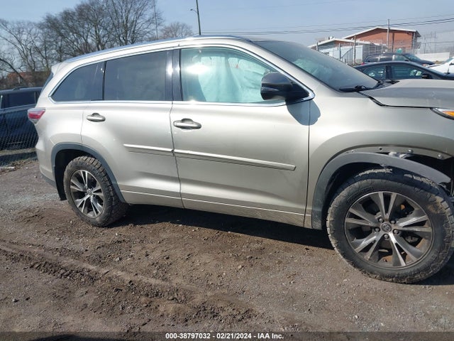Toyota Highlander Xle V6 2016 5TDJKRFH8GS306158 Image 13