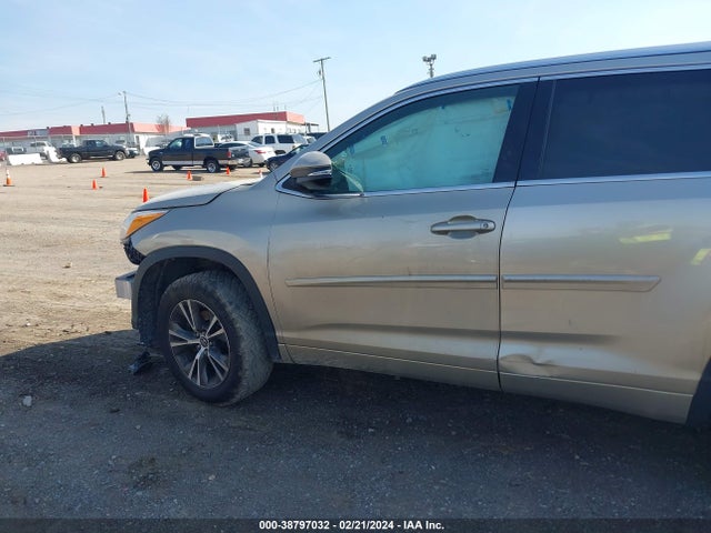 Toyota Highlander Xle V6 2016 5TDJKRFH8GS306158 Image 14