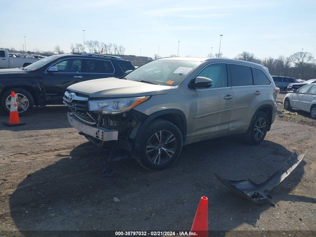 Toyota Highlander Xle V6 2016 5TDJKRFH8GS306158 Image 2