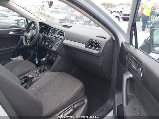 3VV1B7AXXJM093922 Volkswagen Tiguan 2.0t S