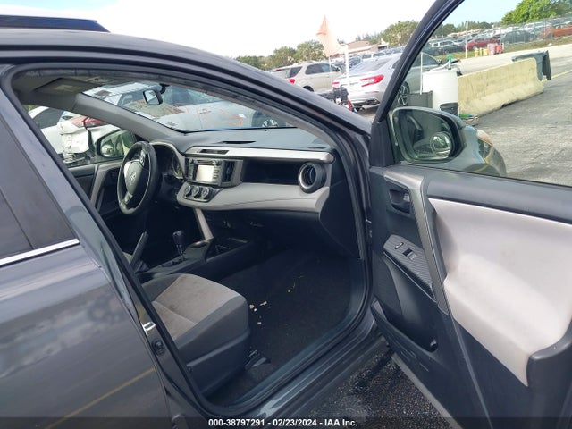 Toyota RAV4 LE 2015 JTMBFREV8FD107539 Image 5
