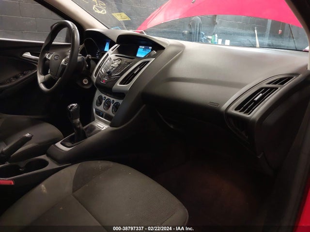 Ford FOCUS SE 2014 1FADP3K23EL152489 Image 5