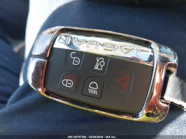 2018 JAGUAR XE SAJAF4FX8JCP23689 Photo 10