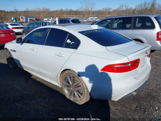 2018 JAGUAR XE SAJAF4FX8JCP23689 Photo 2