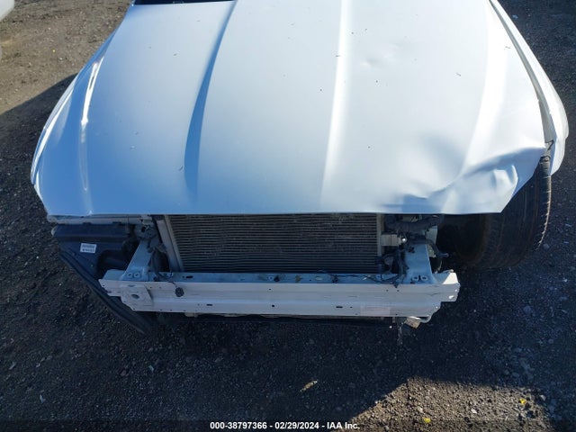 2018 JAGUAR XE SAJAF4FX8JCP23689 Photo 5