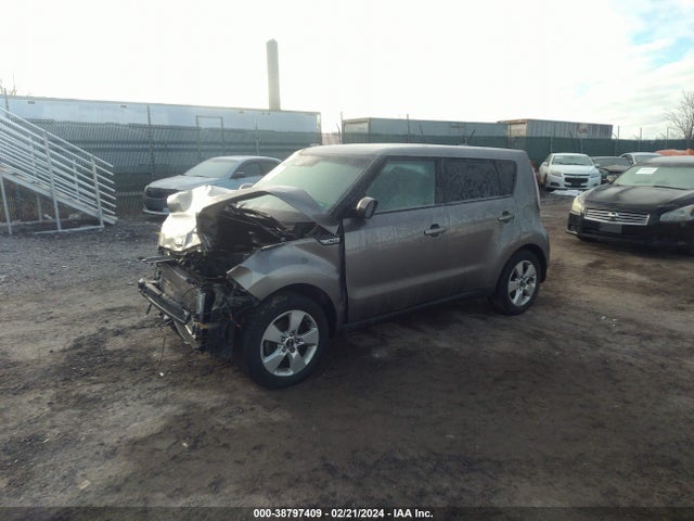 KIA Soul 2018 KNDJN2A27J7572418 Image 2