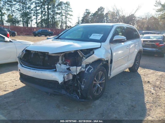 Toyota Highlander Xle V6 2016 5TDKKRFH3GS166623 Image 2