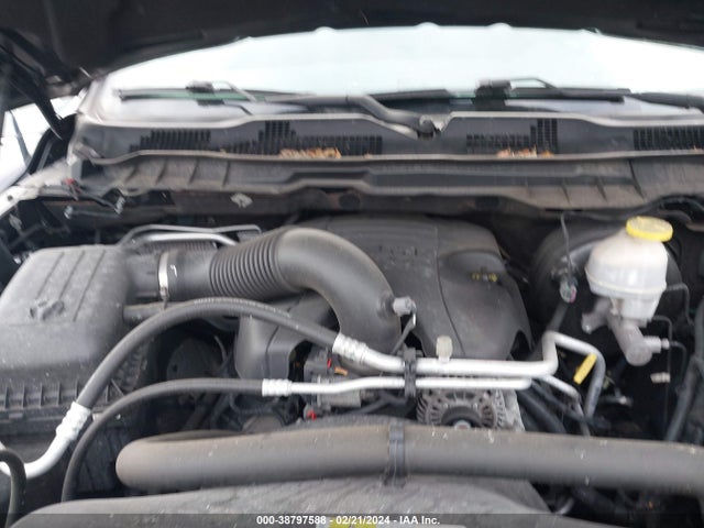 RAM 1500 Express Quad Cab 4x4 6'4 Box 2018 1C6RR7FT9JS172922 Image 10