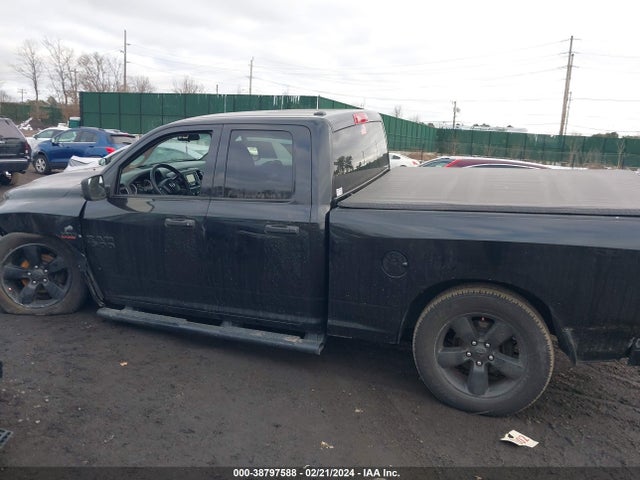 RAM 1500 Express Quad Cab 4x4 6'4 Box 2018 1C6RR7FT9JS172922 Image 14