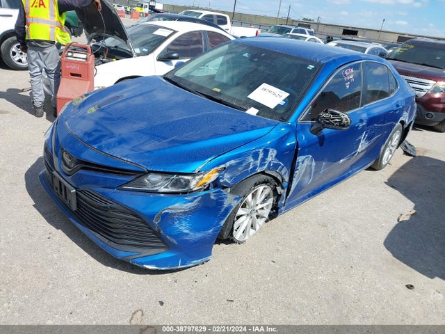 Toyota CAMRY LE 2020 4T1C11AK7LU342182 Image 2
