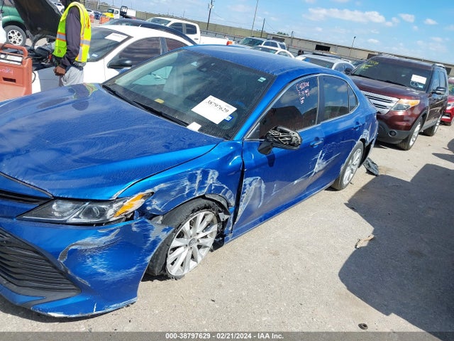 Toyota CAMRY LE 2020 4T1C11AK7LU342182 Image 6