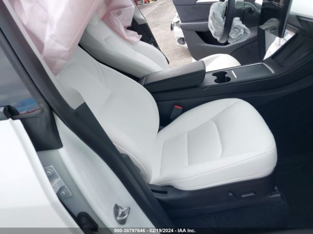 2023 TESLA MODEL Y 7SAYGDEE1PF612426 Photo 4