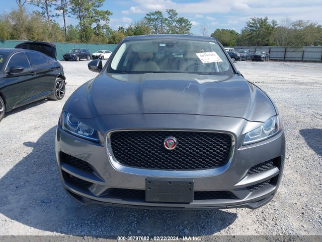 SADCJ2GX4JA203661 Jaguar F-pace 30t Premium
