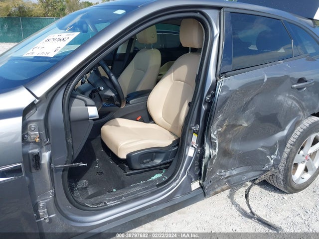 2018 JAGUAR F-PACE SADCJ2GX4JA203661 Photo 5