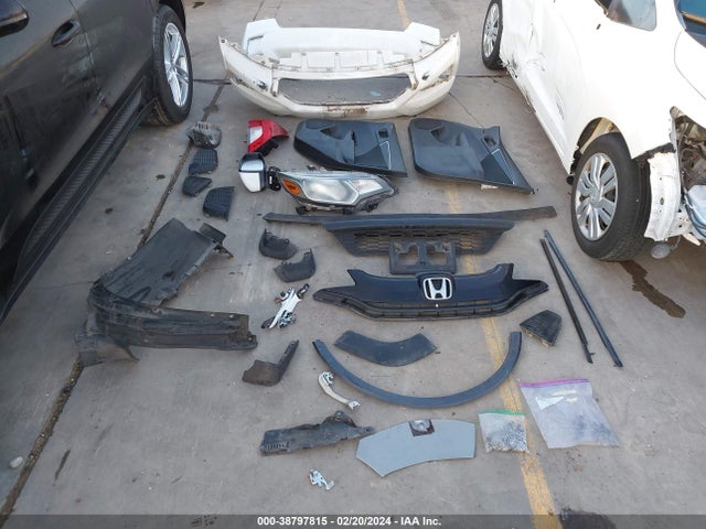 Honda FIT LX 2016 JHMGK5H58GX017683 Image 12