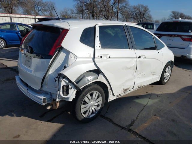 Honda FIT LX 2016 JHMGK5H58GX017683 Image 4
