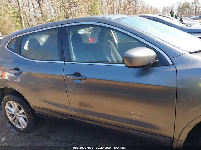 Nissan Rogue Sport S 2018 JN1BJ1CR6JW600223 Image 14