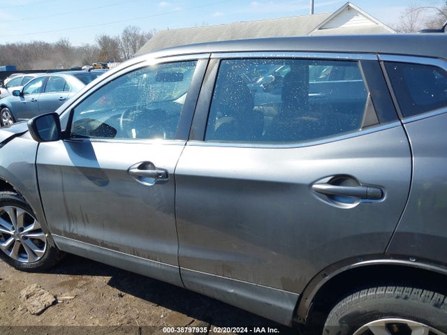 Nissan Rogue Sport S 2018 JN1BJ1CR6JW600223 Image 15