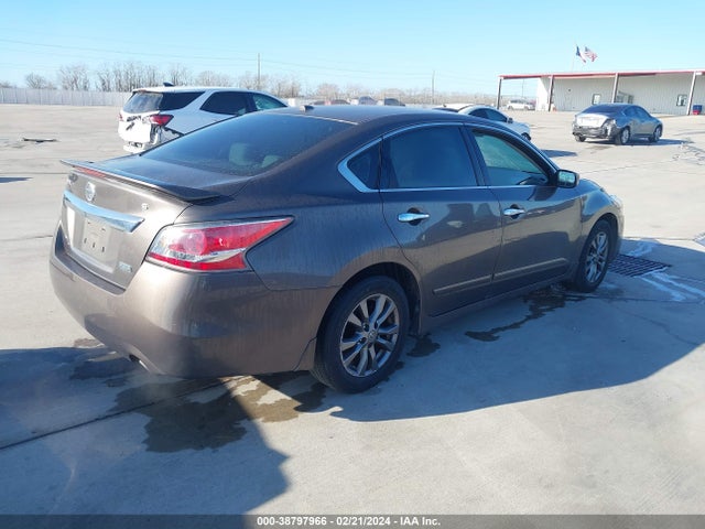 Nissan Altima 2.5 S 2015 1N4AL3AP7FC474050 Image 4