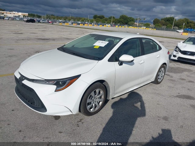 Toyota COROLLA LE 2022 5YFEPMAE4NP332927 Image 2