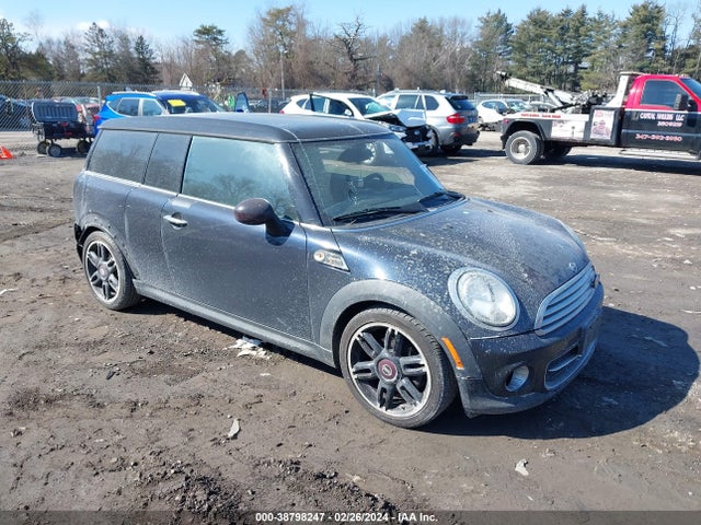 2011 MINI COOPER CLUBMAN WMWZF3C58BT188845 Photo 0