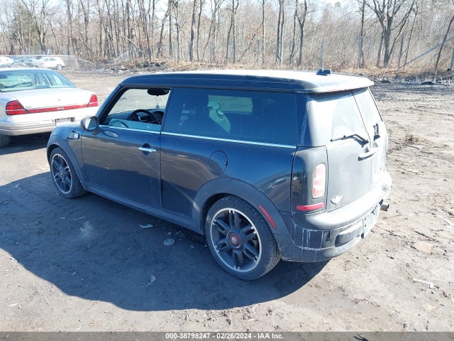 2011 MINI COOPER CLUBMAN WMWZF3C58BT188845 Photo 2