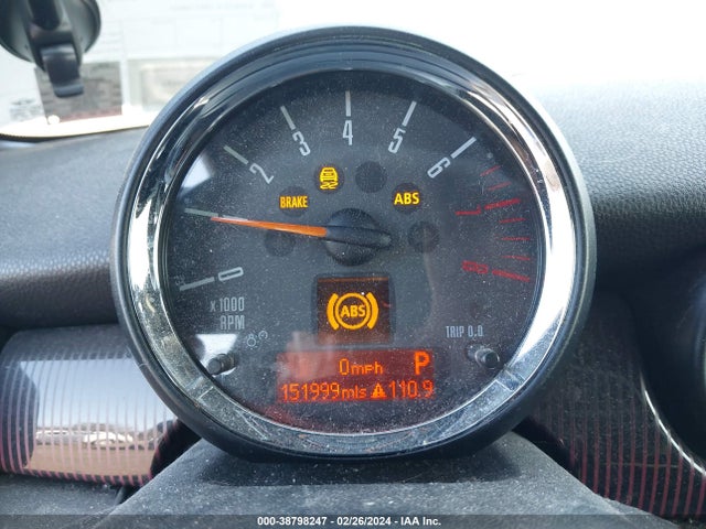 2011 MINI COOPER CLUBMAN WMWZF3C58BT188845 Photo 6