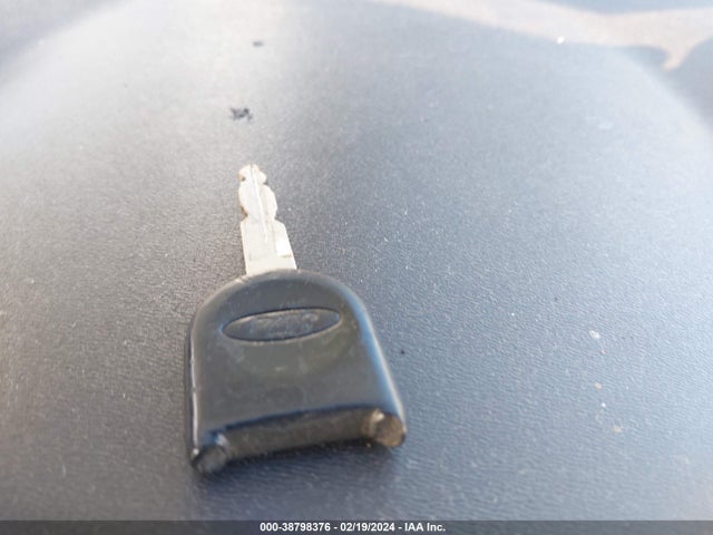 2010 FORD FOCUS SE VIN: 1FAHP3FN9AW209261