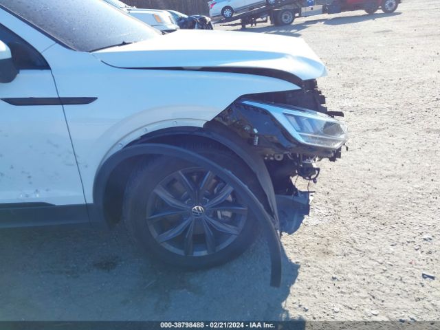 3VV2B7AX1NM048930 Volkswagen Tiguan 2.0t Se