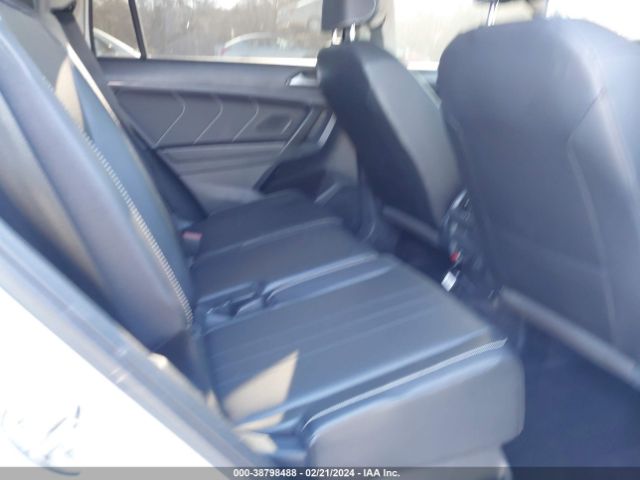 3VV2B7AX1NM048930 Volkswagen Tiguan 2.0t Se