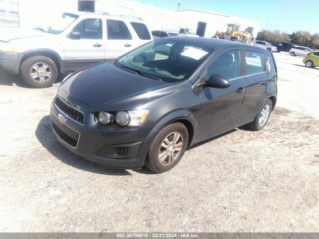 Chevrolet Sonic Lt Auto 2015 1G1JC6SH4F4109217 Image 2