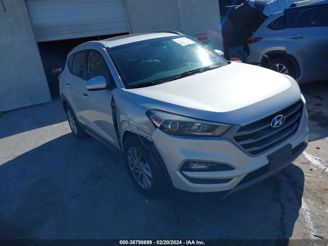 2016 KM8J3CA25GU121697 main image