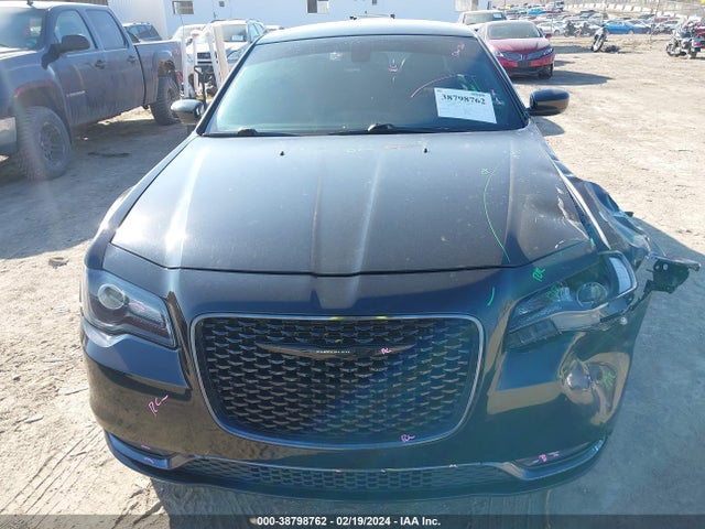 Chrysler 300 300s Awd 2018 2C3CCAGG0JH199002 Image 12