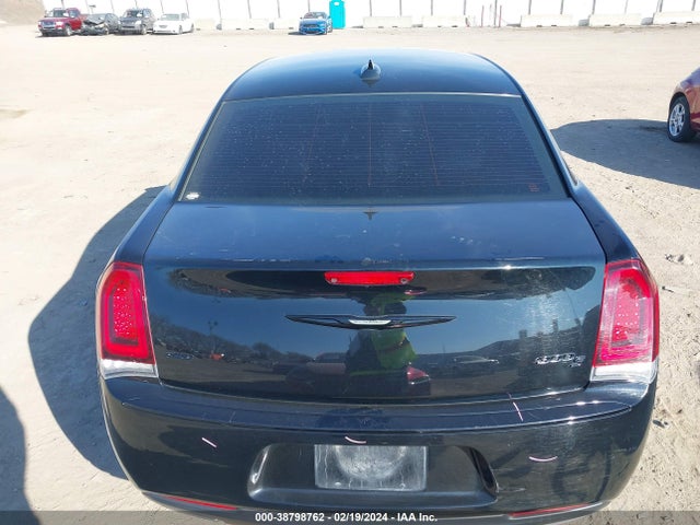 Chrysler 300 300s Awd 2018 2C3CCAGG0JH199002 Image 16