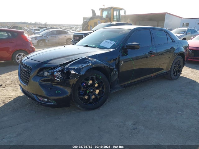 Chrysler 300 300s Awd 2018 2C3CCAGG0JH199002 Image 2