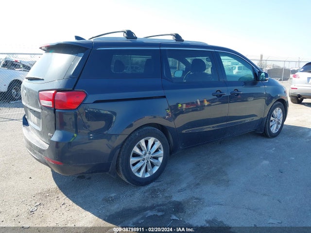 KIA SEDONA EX 2017 KNDMC5C14H6256323 Image 4