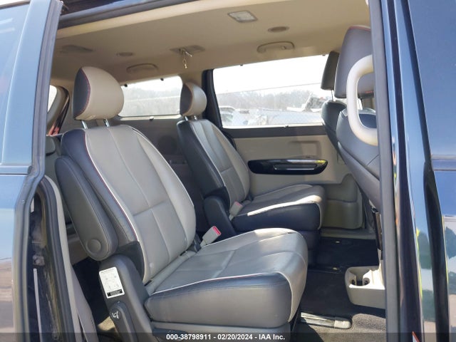 KIA SEDONA EX 2017 KNDMC5C14H6256323 Image 8