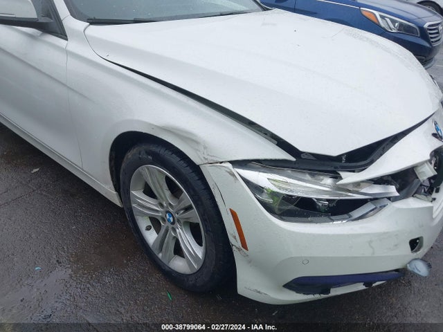BMW 328i Xdrive 2016 WBA8E3G51GNT75610 Image 14
