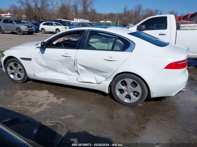 SAJAS4BN7HCP12239 Jaguar Xe 20d