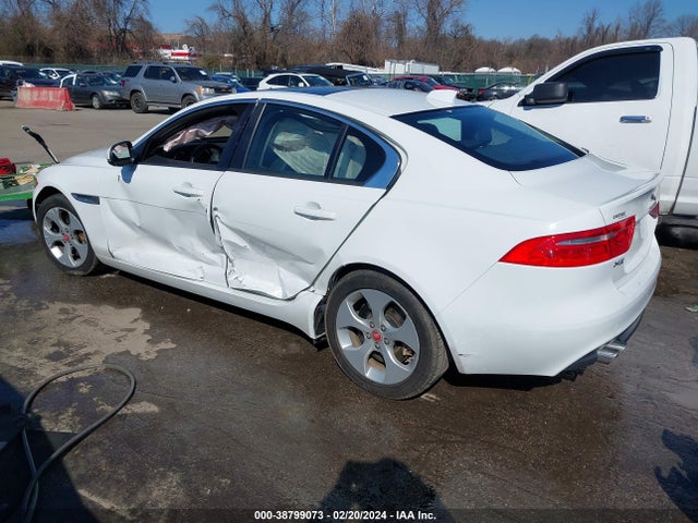 2017 JAGUAR XE SAJAS4BN7HCP12239 Photo 2