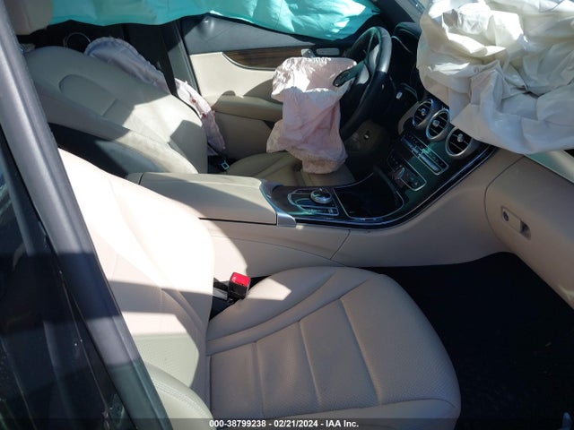 55SWF4KB2JU244233 Mercedes-Benz C 300 4matic