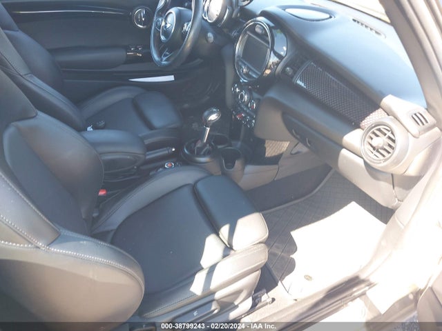2019 MINI CONVERTIBLE WMWWG9C55K3E41142 Photo 4