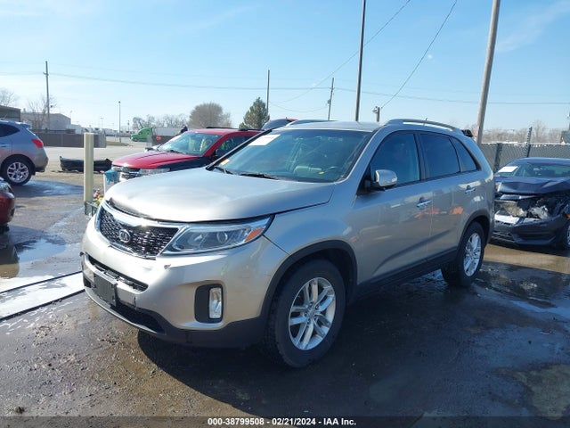 KIA SORENTO LX 2014 5XYKT4A69EG501982 Image 2